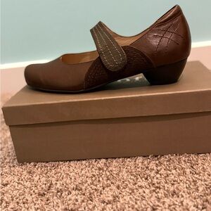 Kumfs Brown Leather Mary Jane Shoes
